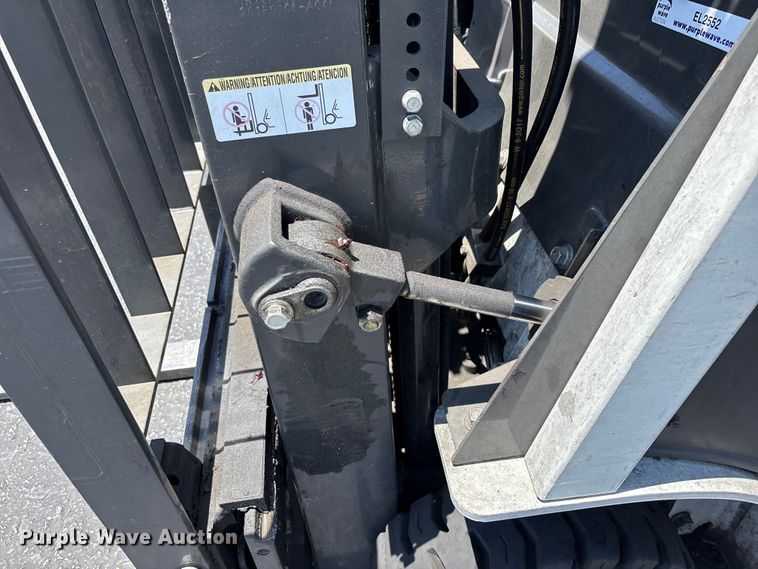 image for item EL2552 2017 UniCarriers CFS40 forklift