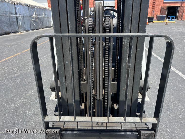 image for item EL2552 2017 UniCarriers CFS40 forklift