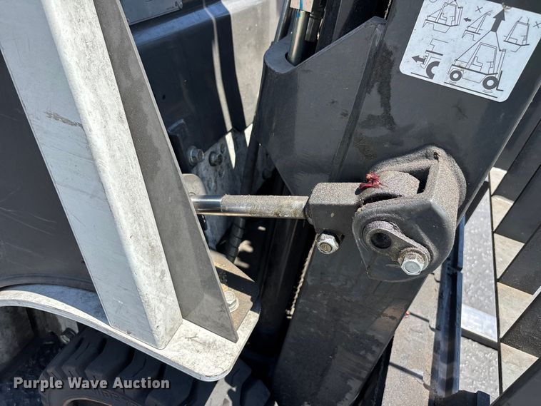 image for item EL2552 2017 UniCarriers CFS40 forklift