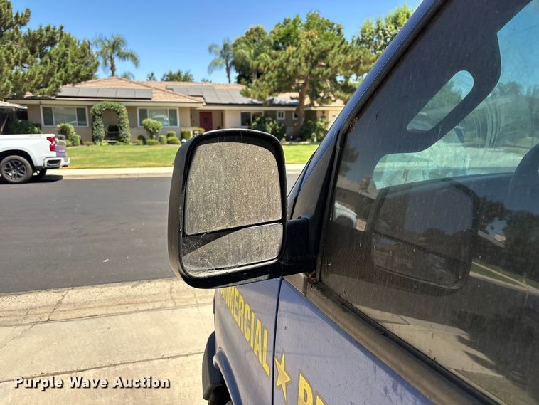 image for item EL2557 2018 Chevrolet Express 2500 van