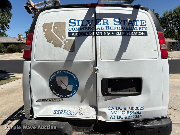 image for item EL2557 2018 Chevrolet Express 2500 van