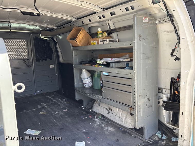 image for item EL2557 2018 Chevrolet Express 2500 van