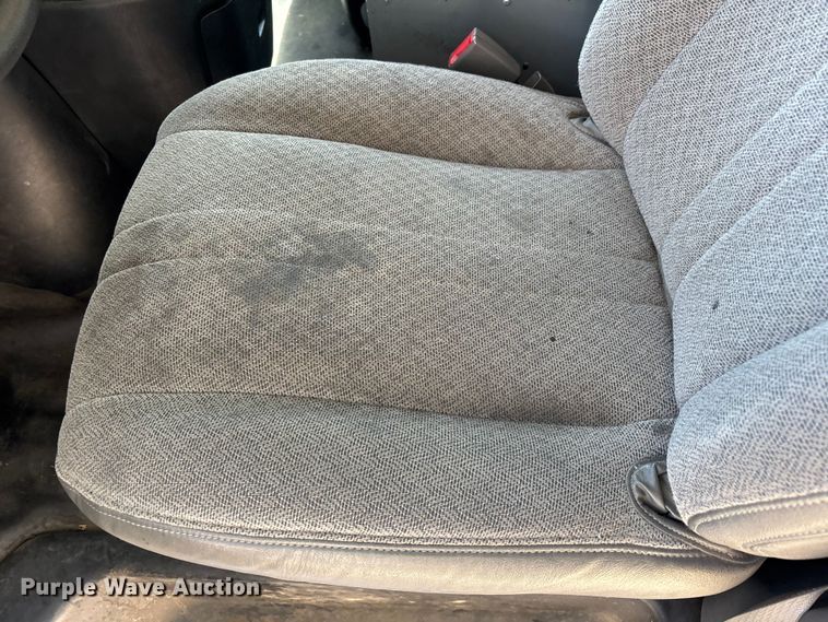 image for item EL2557 2018 Chevrolet Express 2500 van