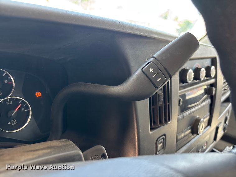 image for item EL2557 2018 Chevrolet Express 2500 van