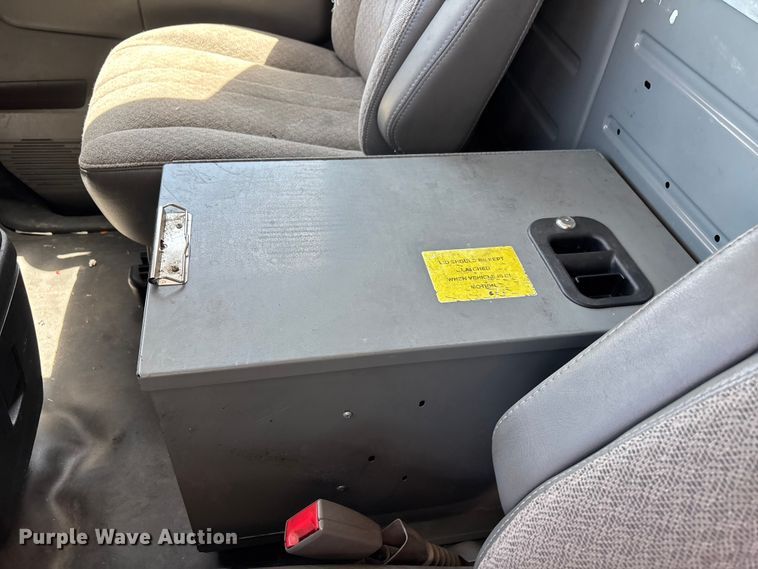 image for item EL2557 2018 Chevrolet Express 2500 van