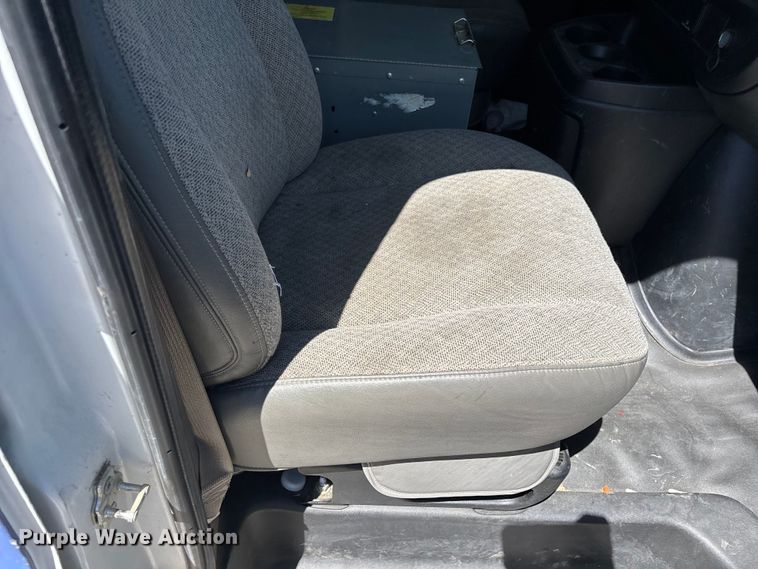 image for item EL2557 2018 Chevrolet Express 2500 van