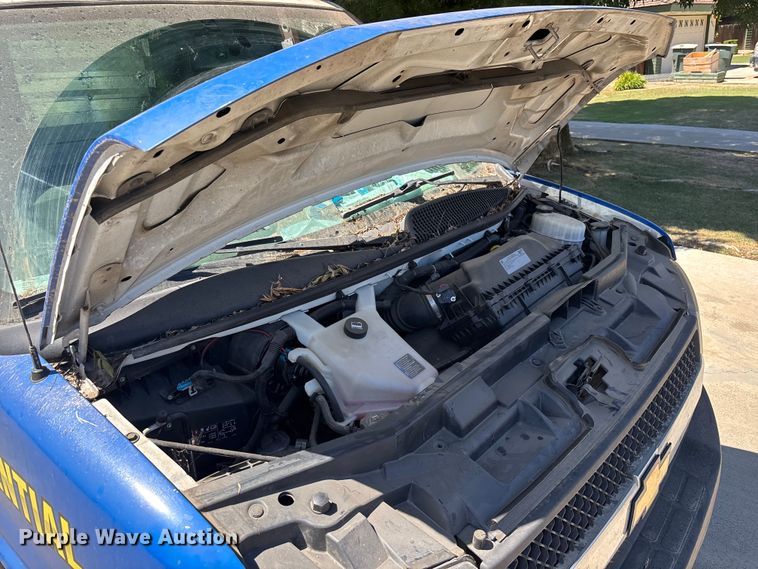 image for item EL2557 2018 Chevrolet Express 2500 van