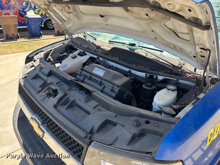 image for item EL2557 2018 Chevrolet Express 2500 van