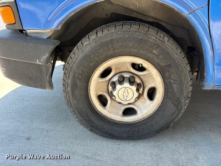 image for item EL2557 2018 Chevrolet Express 2500 van
