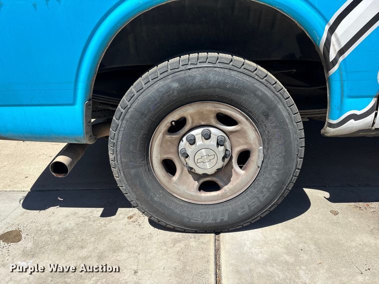 image for item EL2557 2018 Chevrolet Express 2500 van