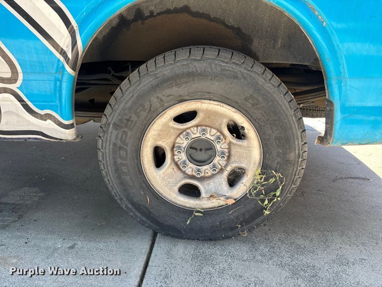image for item EL2557 2018 Chevrolet Express 2500 van