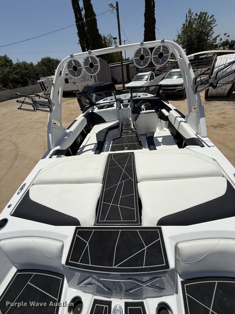 image for item EL2558 2022 Tige ATX 22 Type S boat