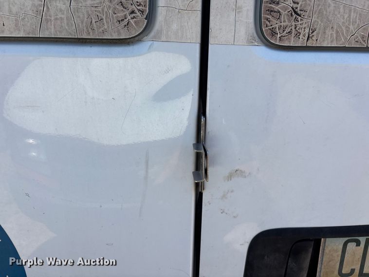 image for item EL2561 2017 Chevrolet Express 2500 van