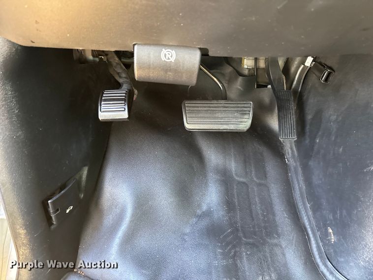 image for item EL2561 2017 Chevrolet Express 2500 van