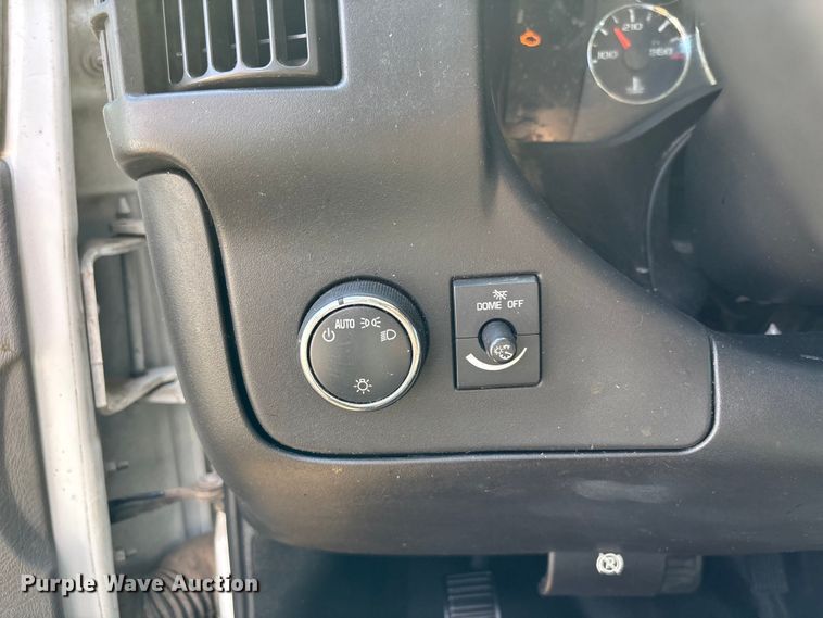 image for item EL2561 2017 Chevrolet Express 2500 van