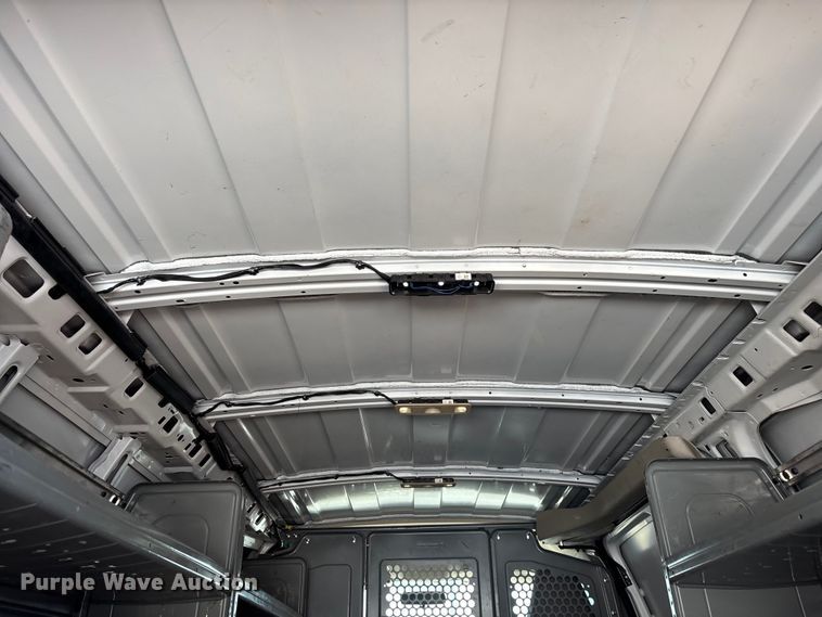 image for item EL2561 2017 Chevrolet Express 2500 van