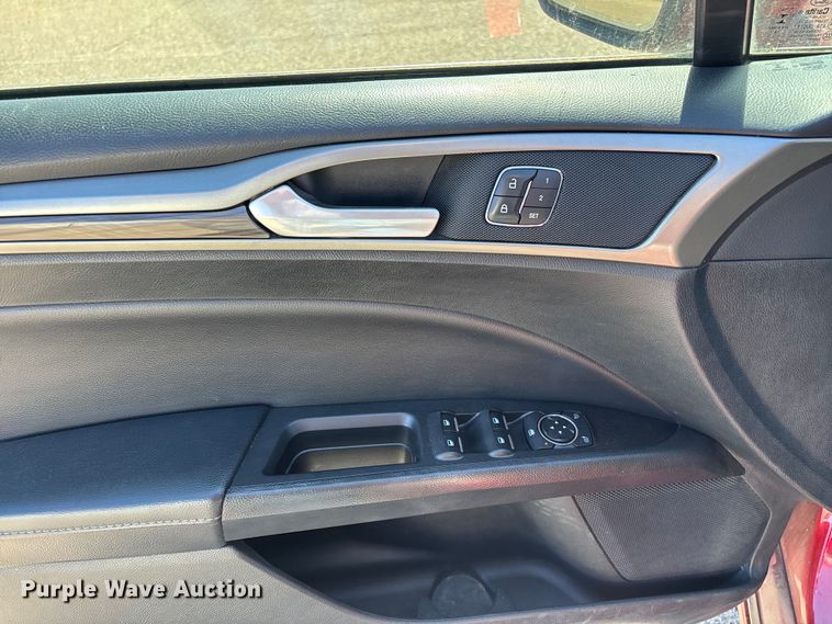 image for item EL2570 2017 Ford Fusion  