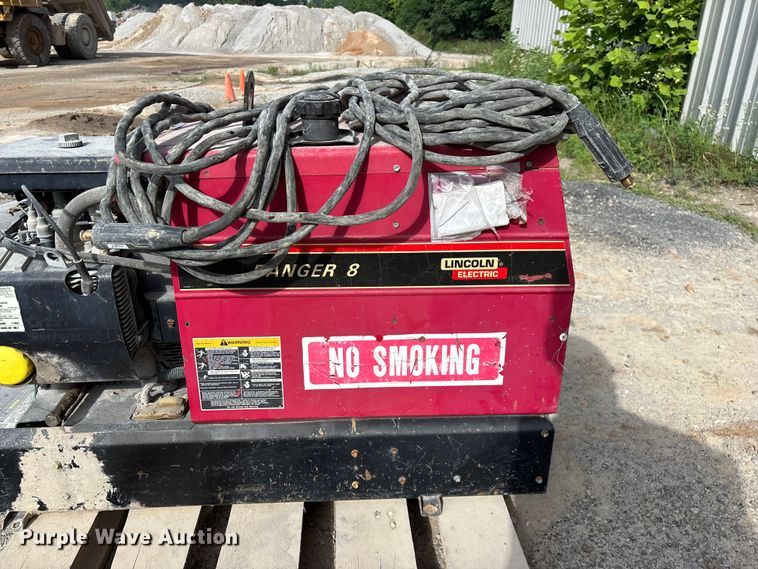 image for item EO4328 Lincoln Electric Ranger 8 welder/generator