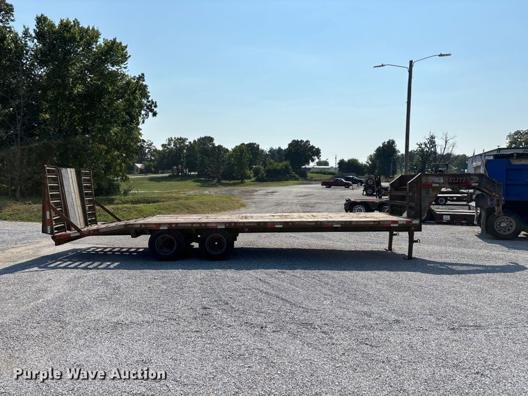 image for item EO4405 2004 Elite equipment trailer