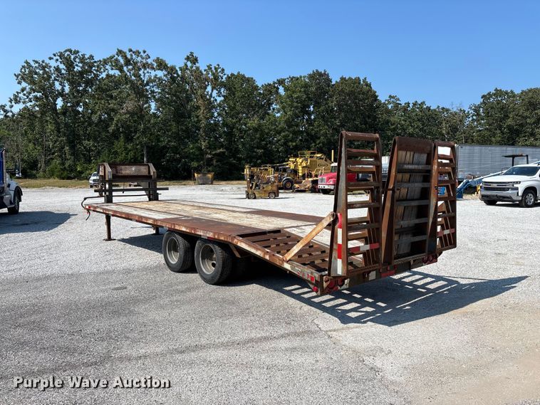 image for item EO4405 2004 Elite equipment trailer