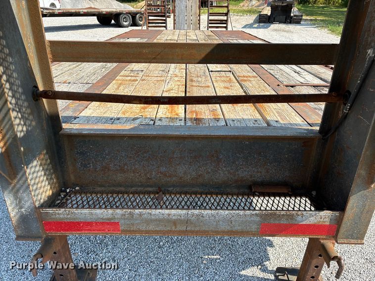 image for item EO4405 2004 Elite equipment trailer