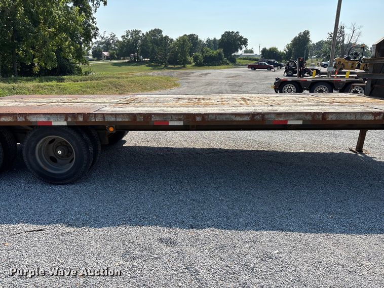 image for item EO4405 2004 Elite equipment trailer