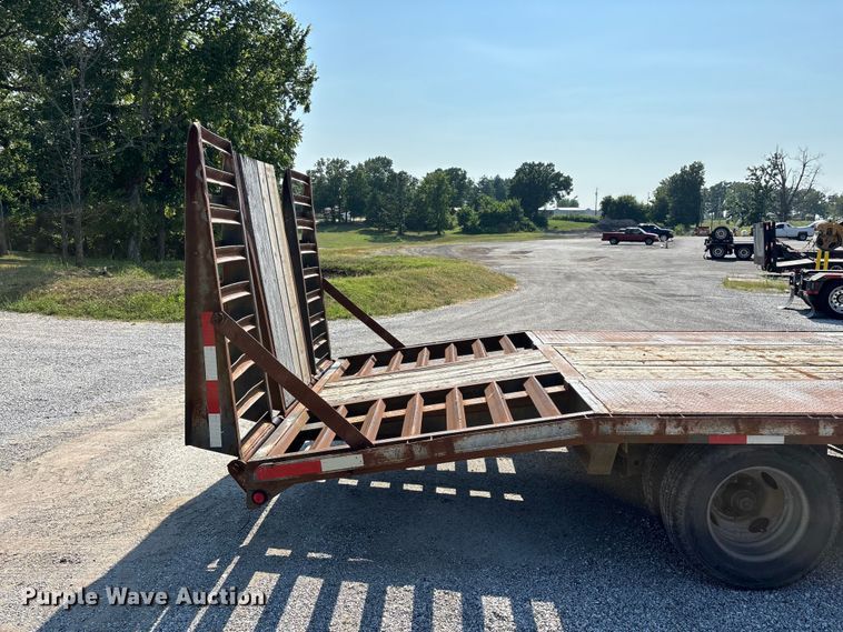 image for item EO4405 2004 Elite equipment trailer