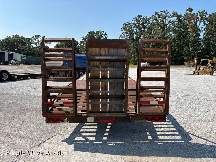 image for item EO4405 2004 Elite equipment trailer
