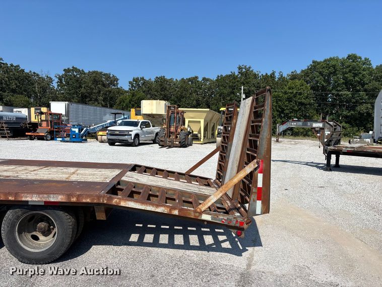 image for item EO4405 2004 Elite equipment trailer