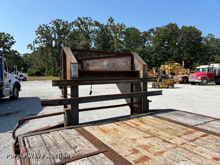 image for item EO4405 2004 Elite equipment trailer
