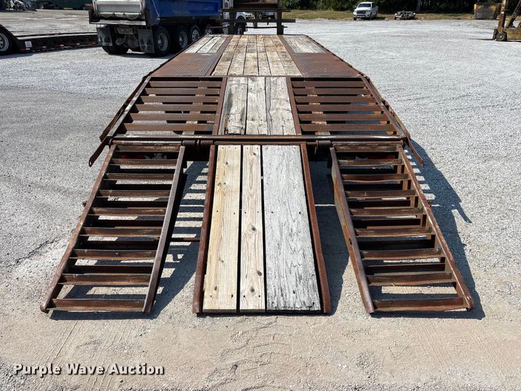 image for item EO4405 2004 Elite equipment trailer