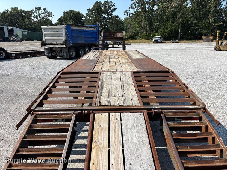 image for item EO4405 2004 Elite equipment trailer