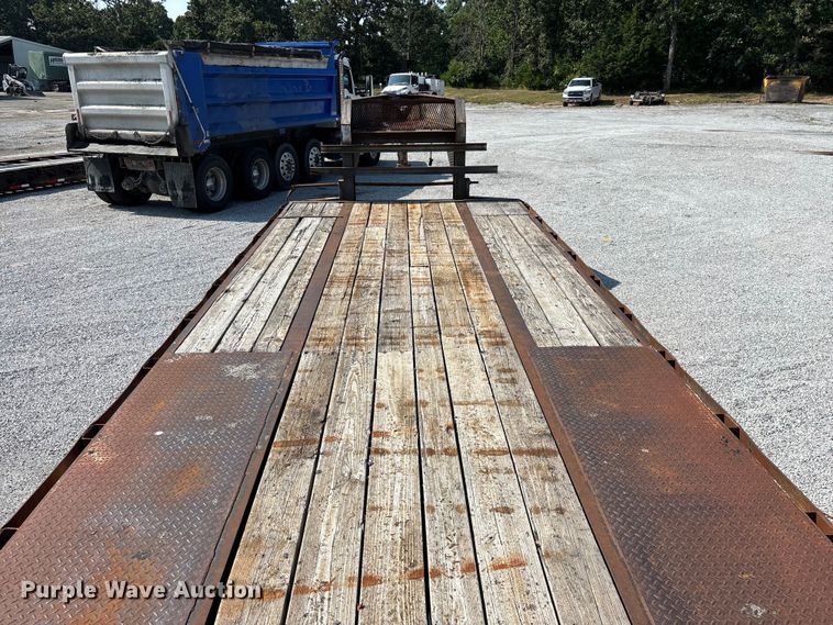 image for item EO4405 2004 Elite equipment trailer