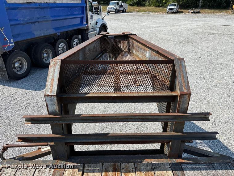 image for item EO4405 2004 Elite equipment trailer