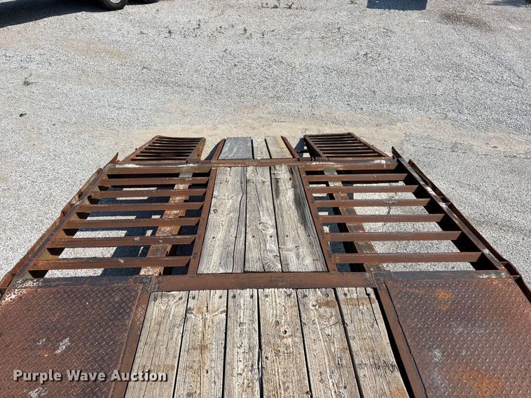 image for item EO4405 2004 Elite equipment trailer