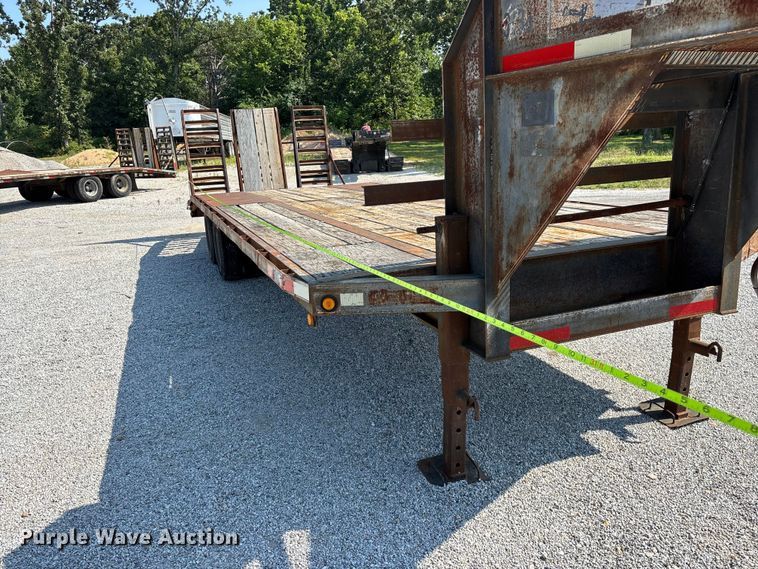 image for item EO4405 2004 Elite equipment trailer