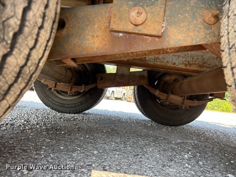 image for item EO4405 2004 Elite equipment trailer