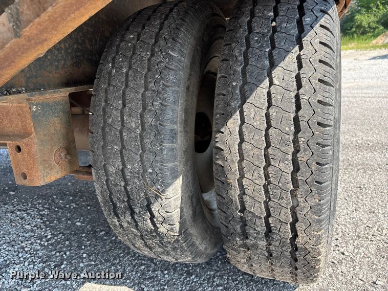 image for item EO4405 2004 Elite equipment trailer