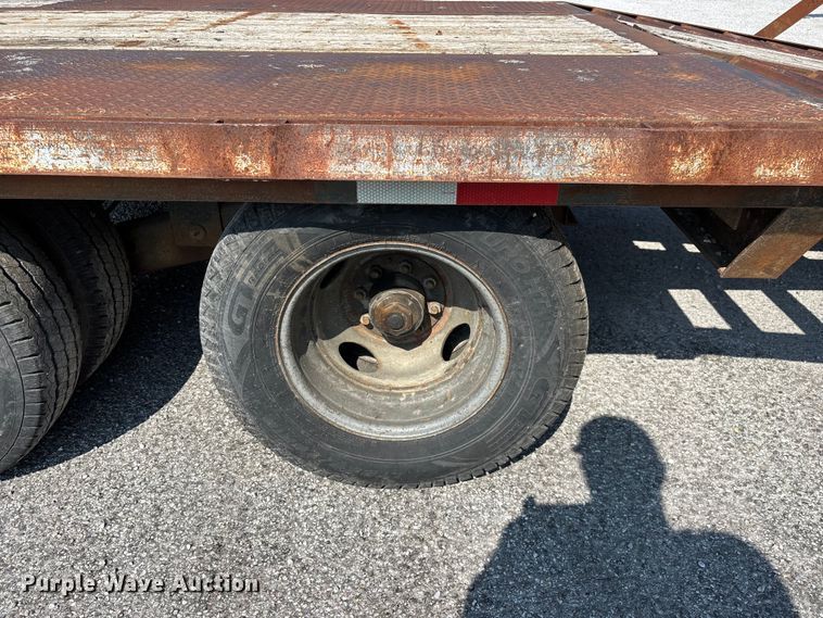 image for item EO4405 2004 Elite equipment trailer