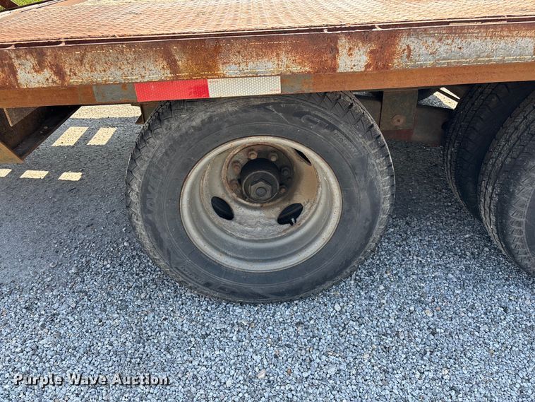 image for item EO4405 2004 Elite equipment trailer