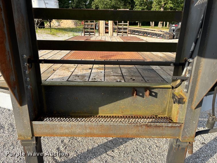 image for item EO4406 2007 Elite equipment trailer