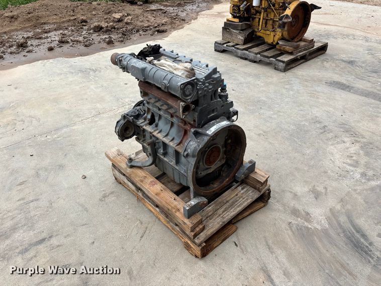 image for item EO4411 2004 Deutz F 4M 2011 engine