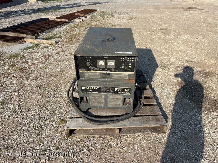 image for item EO4435 Lincoln Idealarc R3S-600 welder