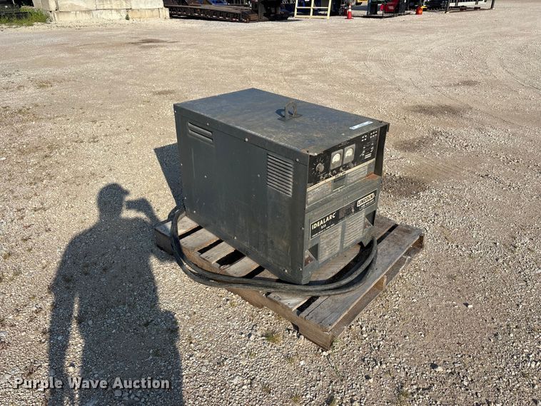image for item EO4435 Lincoln Idealarc R3S-600 welder
