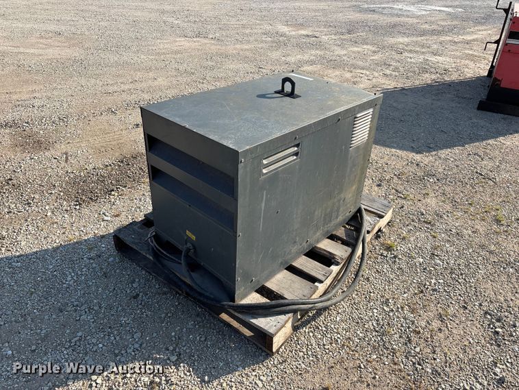 image for item EO4435 Lincoln Idealarc R3S-600 welder