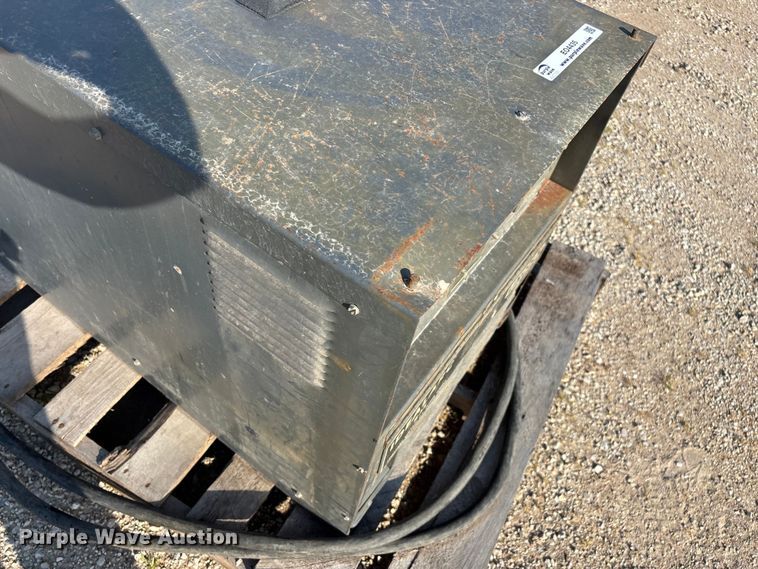 image for item EO4435 Lincoln Idealarc R3S-600 welder