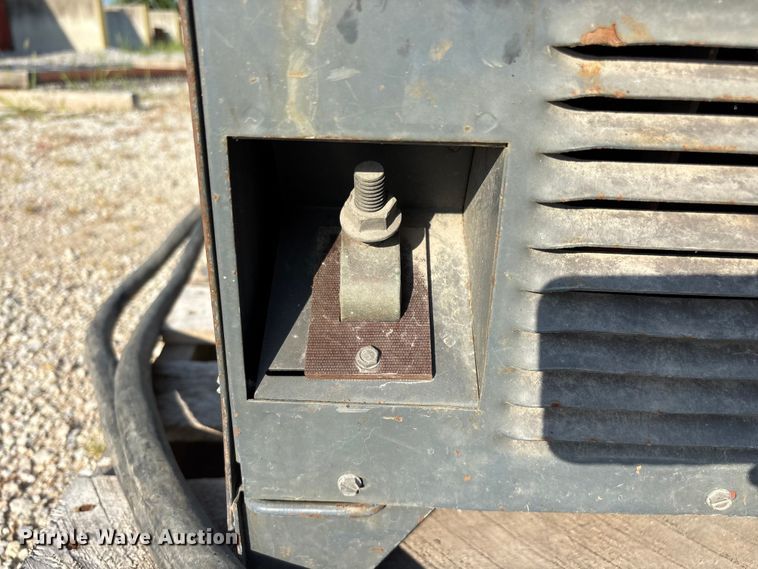 image for item EO4435 Lincoln Idealarc R3S-600 welder
