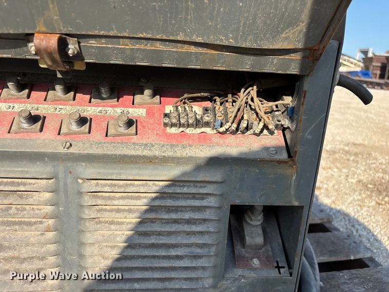 image for item EO4435 Lincoln Idealarc R3S-600 welder