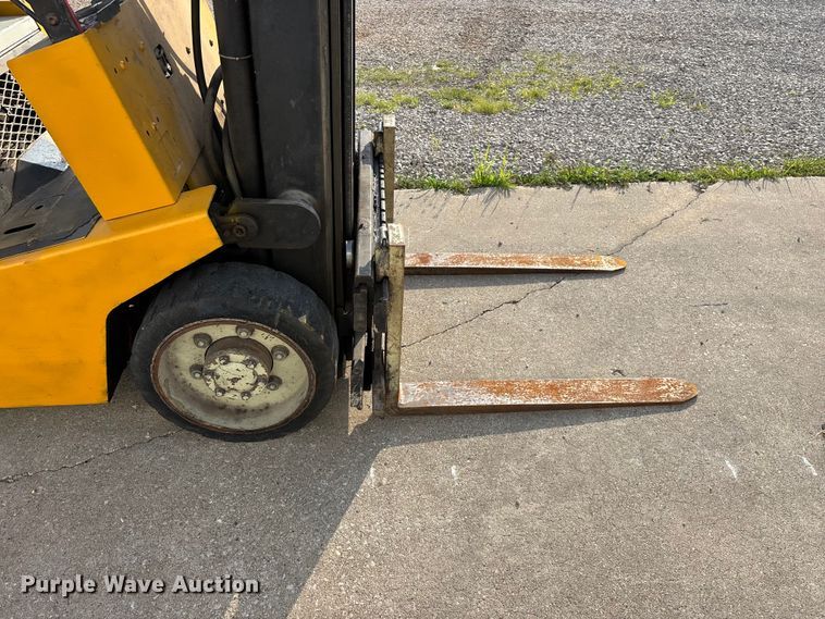 image for item EO4438 1984 Yale GLC050RCJUAE083 forklift