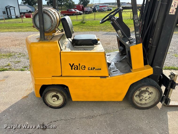 image for item EO4438 1984 Yale GLC050RCJUAE083 forklift